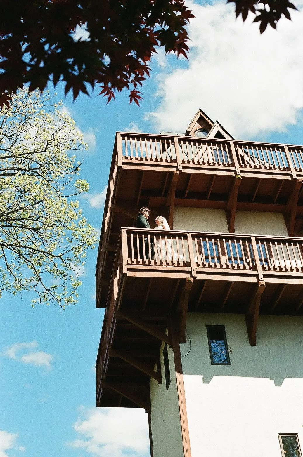landolls-mohican-castle-tower-couple-view.jpg