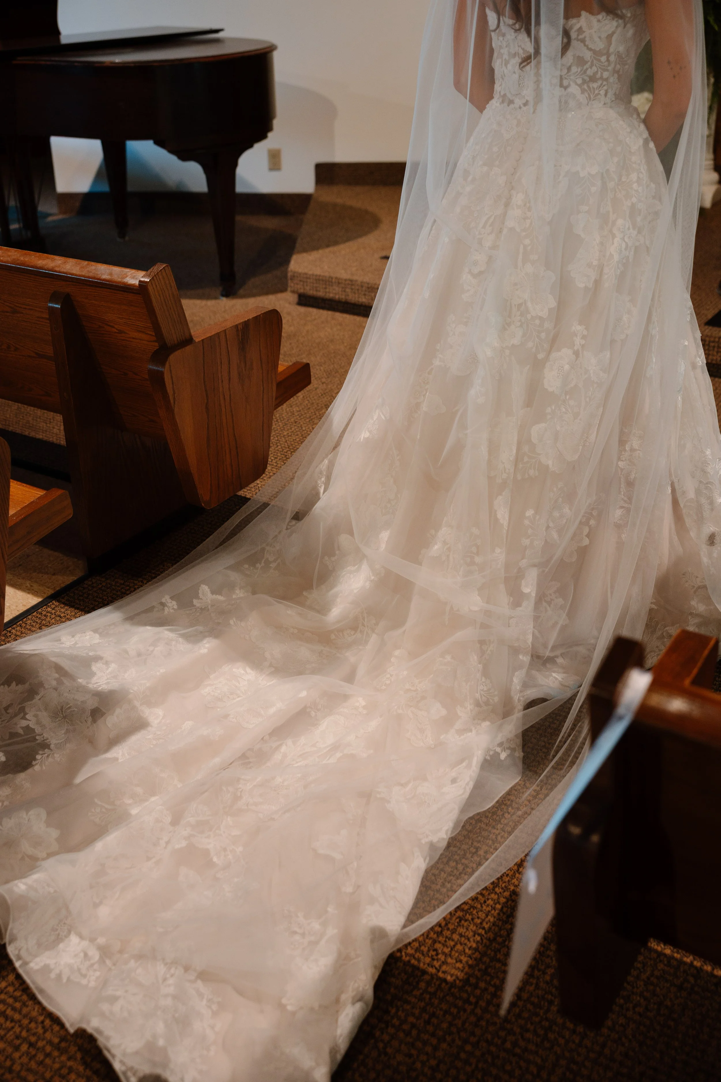 Kerrie_Arthur_Documentry_Style_Wedding_Saugtuck,MI-4.jpg
