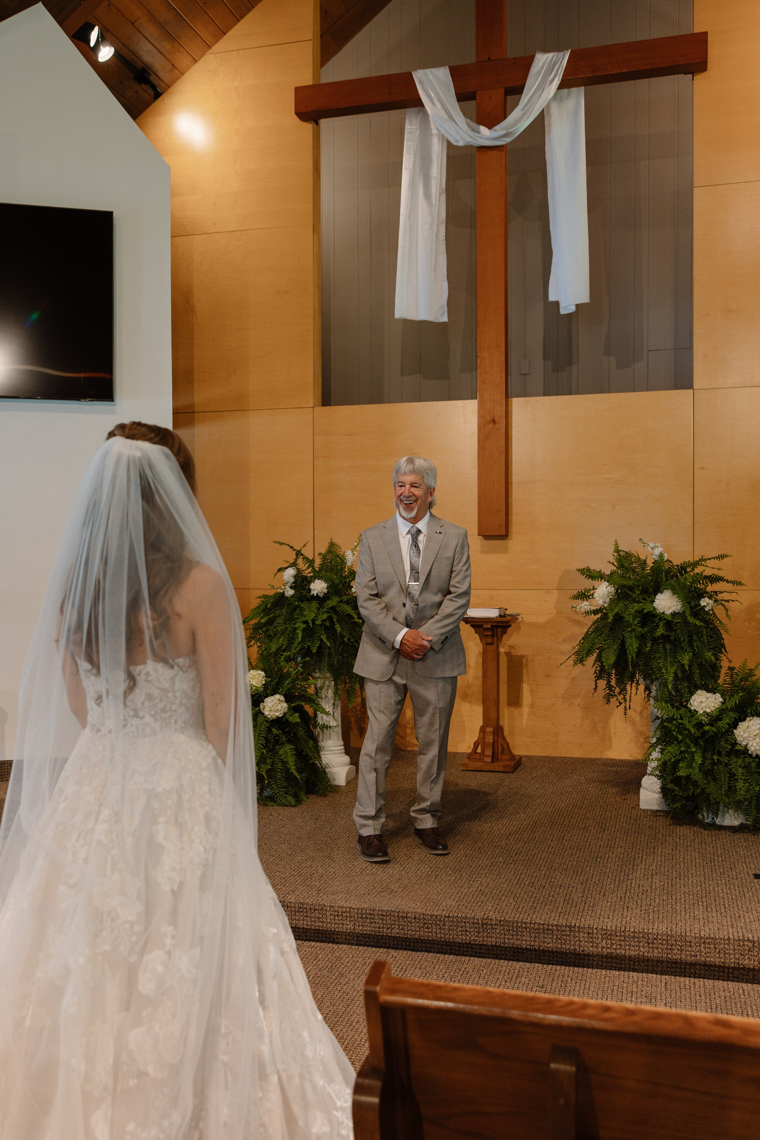 Kerrie_Arthur_Documentry_Style_Wedding_Saugtuck,MI-5.jpg