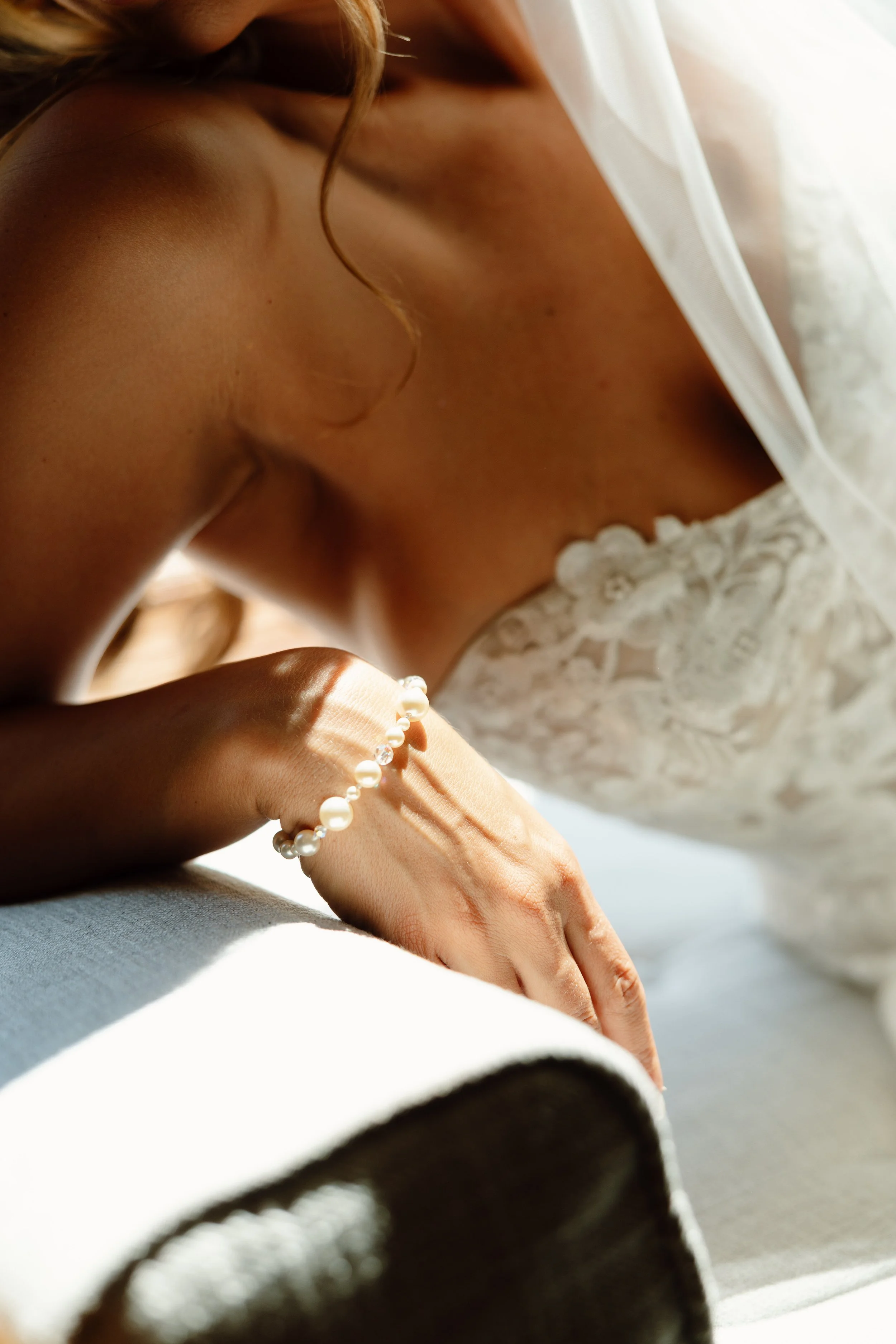 Kerrie_Arthur_Documentry_Style_Wedding_Saugtuck,MI-14.jpg