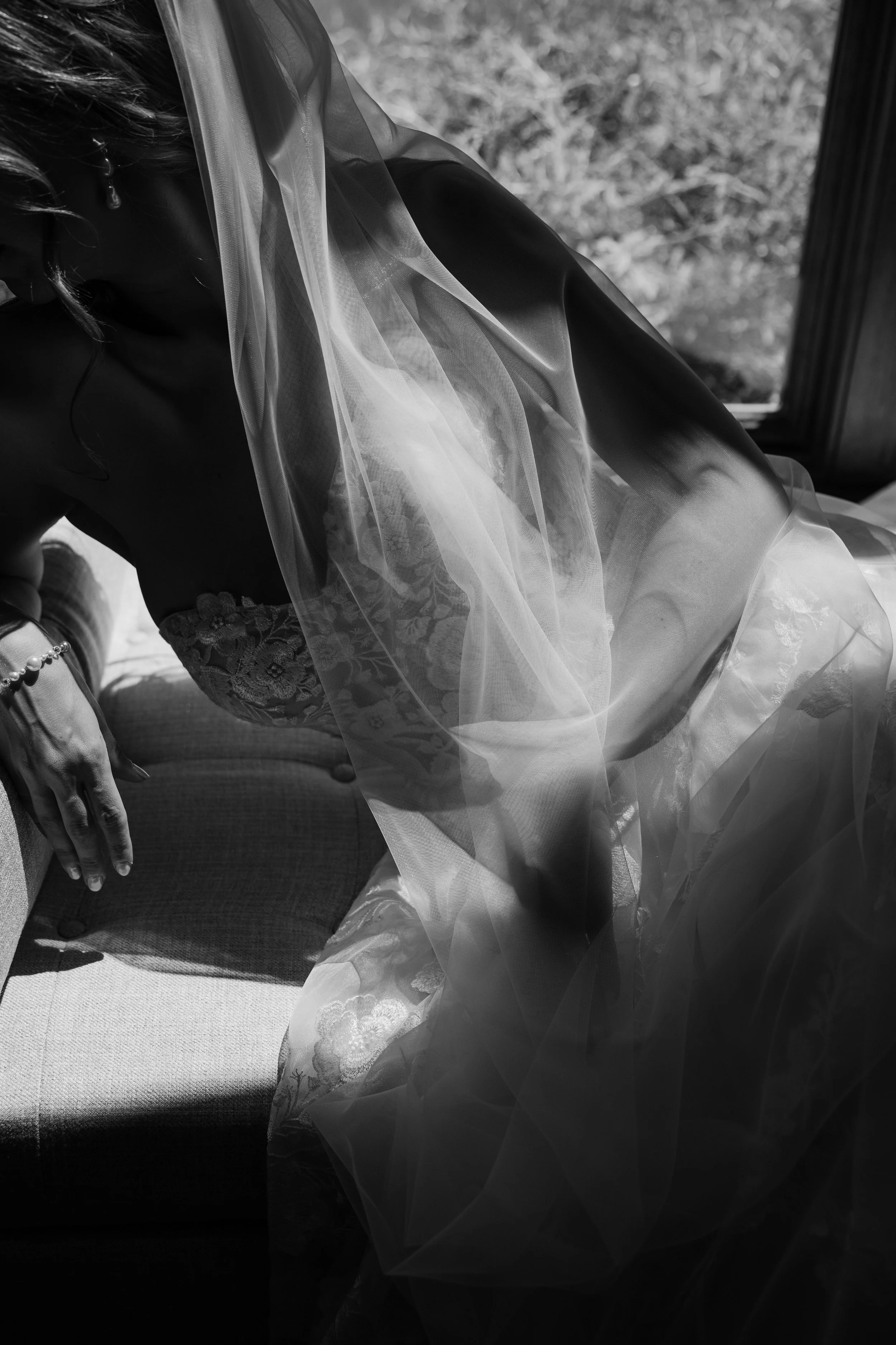 Kerrie_Arthur_Documentry_Style_Wedding_Saugtuck,MI-19.jpg