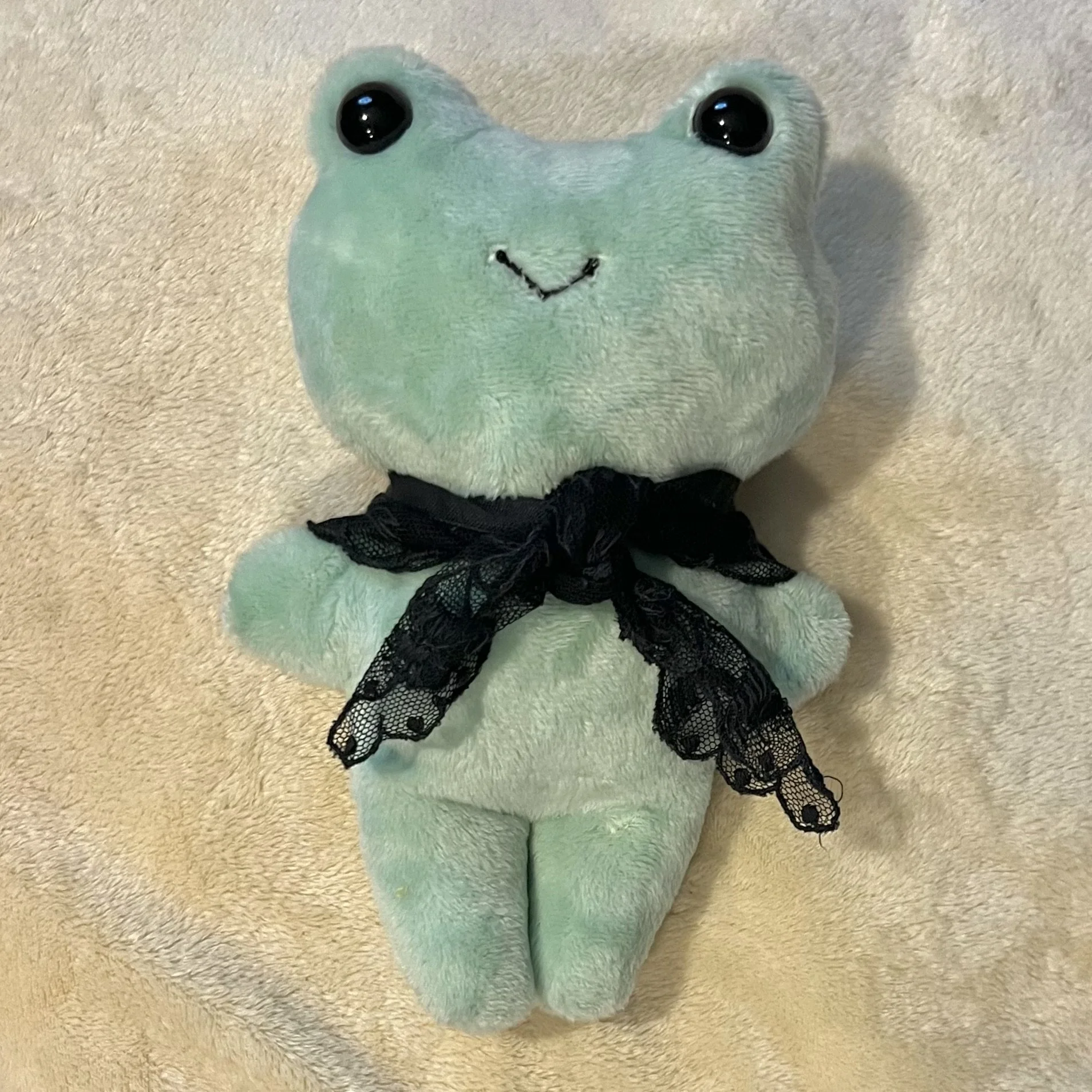 Black Lace Plushie Kerchief