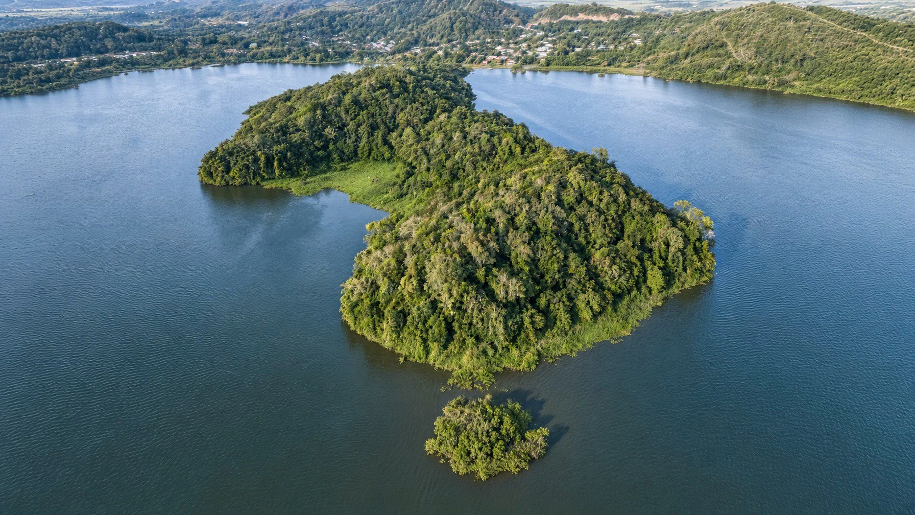 El Cayo de Jucutuma es un predio privado en la Laguna de Jucutuma, San José del Boquerón. Portón, landing, senderos y Cayo Menor. Cerca de San Pedro Sula.