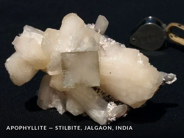 P101 - Apophyllite-Stilbite, Jalgaon, India.jpg