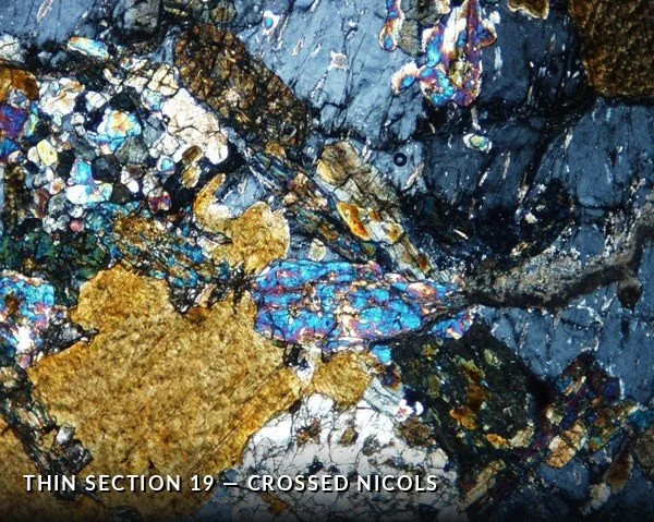 Thin Section 19 - Crossed Nicols.jpg