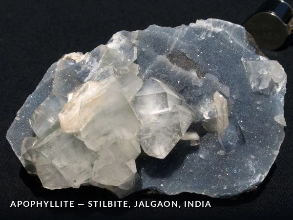 P017 - Apophyllite-Stilbite, Jalgaon, India.jpg