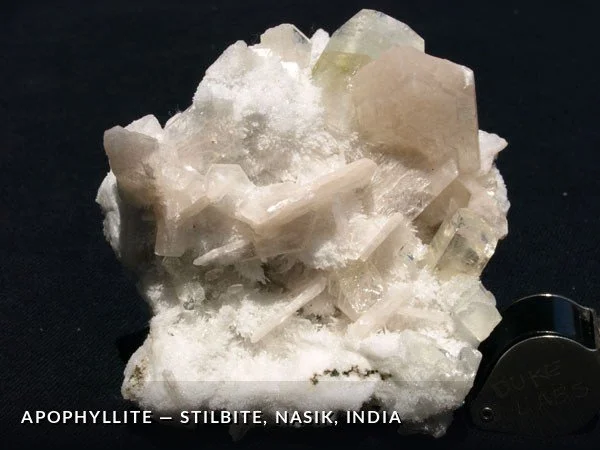 P018 - Apophyllite-Stilbite, Nasik, India.jpg