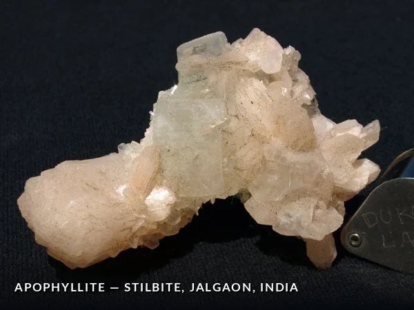 P100 - Apophyllite-Stilbite, Jalgaon, India.jpg
