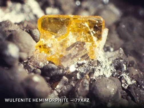 WulfeniteHemimorphite - 79XAZCrop.jpg
