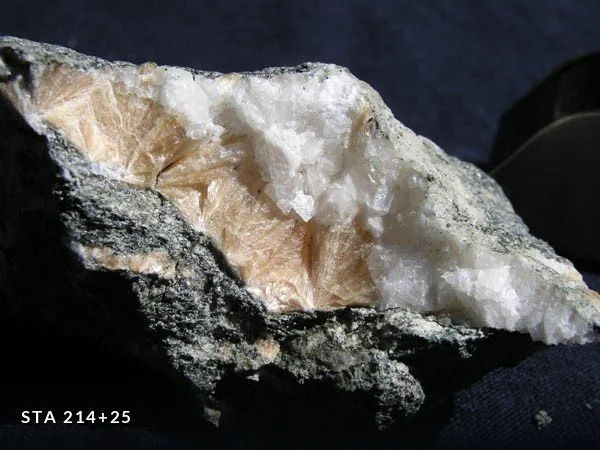 Sta 214+25 - 002.jpg