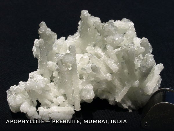 P038 - Apophyllite-Prehnite, Mumbai, India.jpg