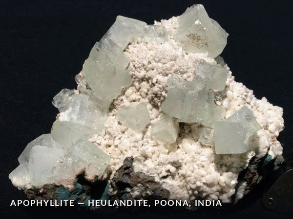 P054 - Apophyllite-Heulandite, Poona, India.jpg