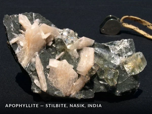 P039 - Apophyllite-Stilbite, Nasik, India.jpg