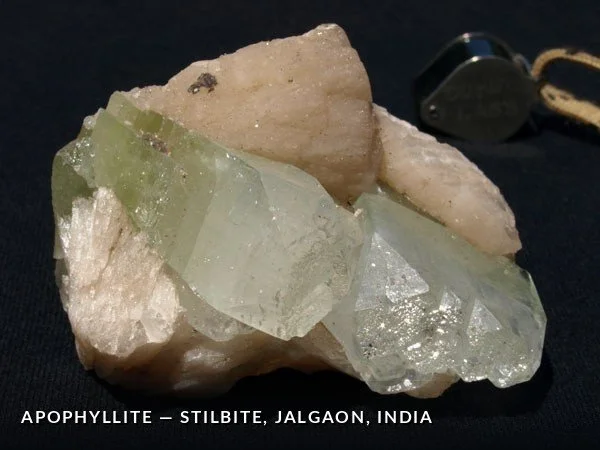 P095a - Apophyllite-Stilbite, Jalgaon, India.jpg