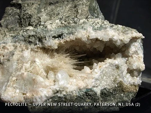 Pectolite - UpperNewStreetQuarry, Paterson, NJ, USA (2).jpg