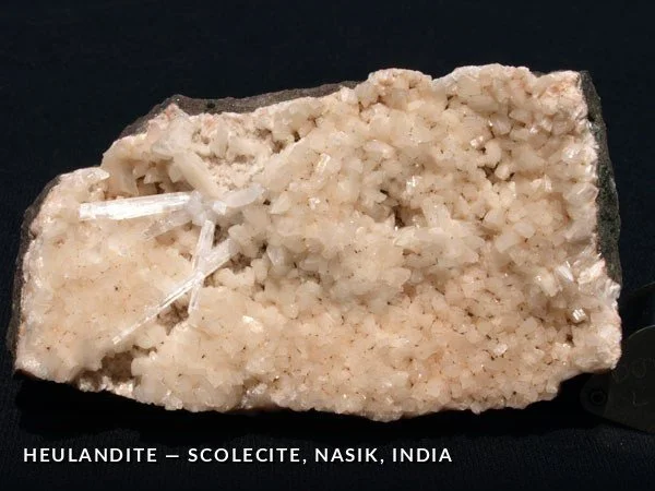 P044 - Heulandite-Scolecite, Nasik, India.jpg