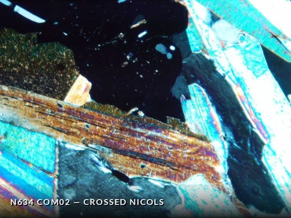 N634_COm02XN.jpg