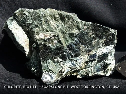 Chlorite, Biotite - SoapstonePit, WestTorrington, CT, USA.jpg