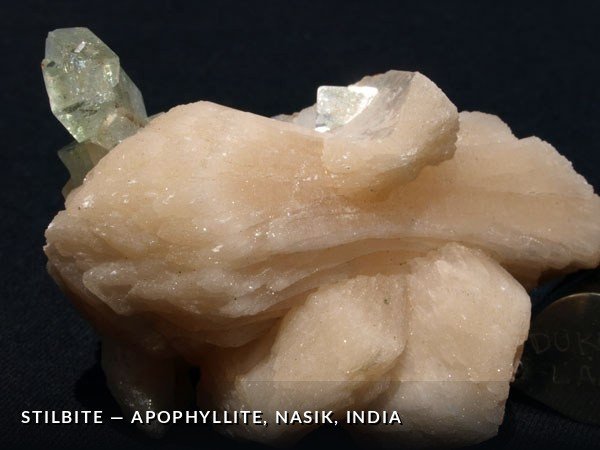 P029 - Stilbite-Apophyllite, Nasik, India.jpg