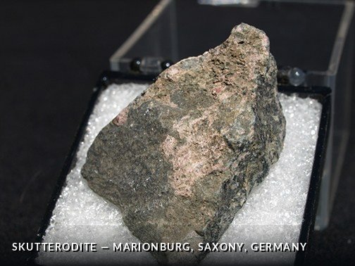Skutterodite - Marionburg, Saxony, Germany.jpg
