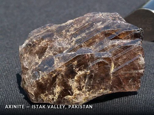 Axinite - IstakValley, Pakistan.jpg