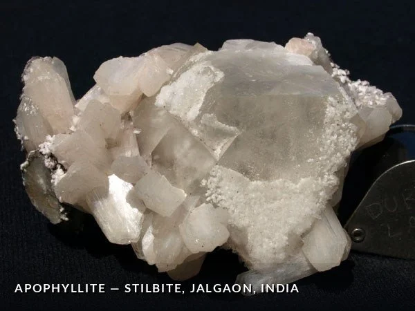 P105 - Apophyllite-Stilbite, Jalgaon, India.jpg