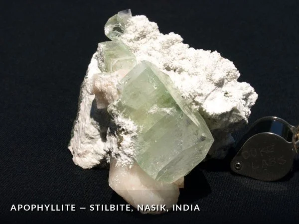 P040 - Apophyllite-Stilbite, Nasik, India.jpg