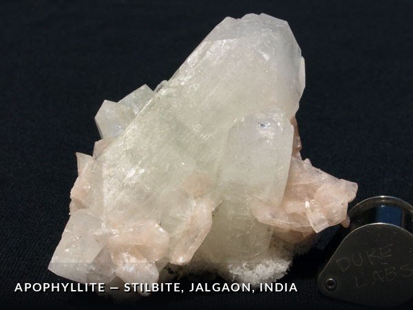 P087 - Apophyllite-Stilbite, Jalgaon, India.jpg