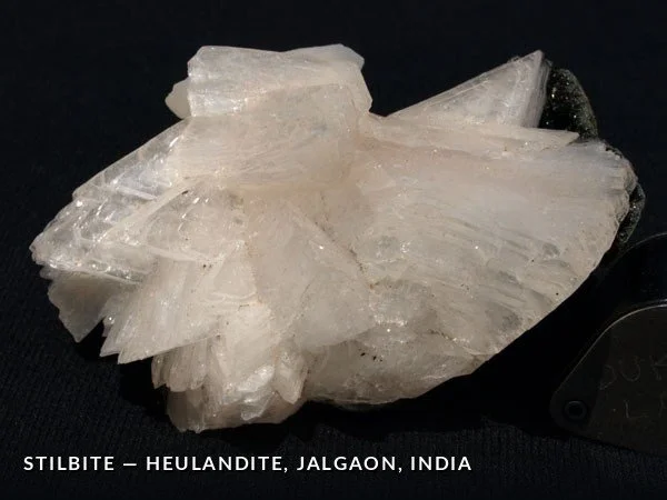 P072 - Stilbite-Heulandite, Jalgaon, India.jpg