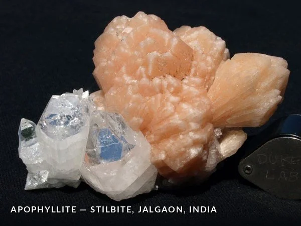 P097 - Apophyllite-Stilbite, Jalgaon, India.jpg
