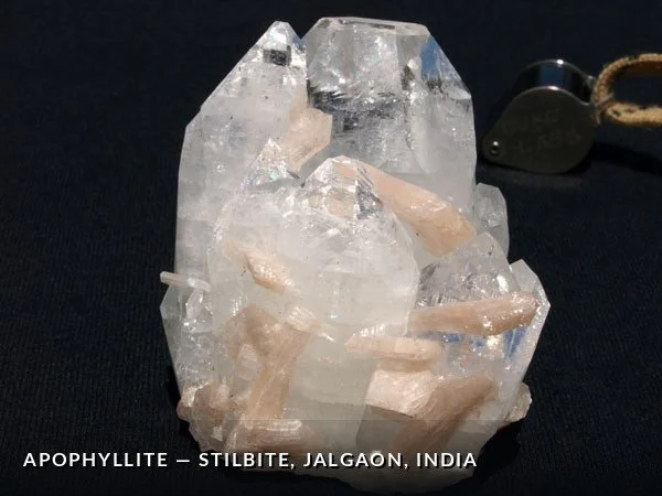 P048 - Apophyllite-Stilbite, Jalgaon, India.jpg