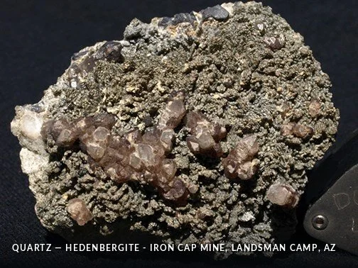 Quartz-Hedenbergite - IronCapMine, LandsmanCamp, AZ.jpg