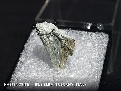 Hastingsite - IsleElba, Tuscany, Italy.jpg