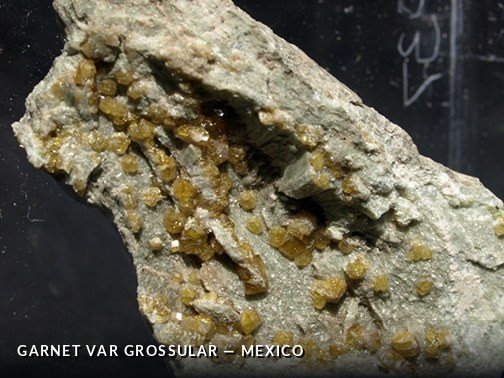 Garnet var Grossular - Mexico.jpg