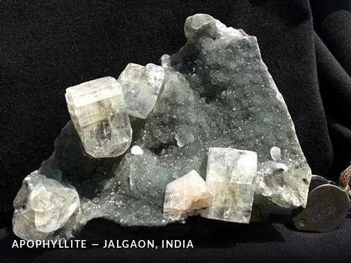 Apophyllite - Jalgaon, India.jpg