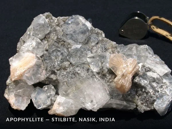P016 - Apophyllite-Stilbite, Nasik, India.jpg