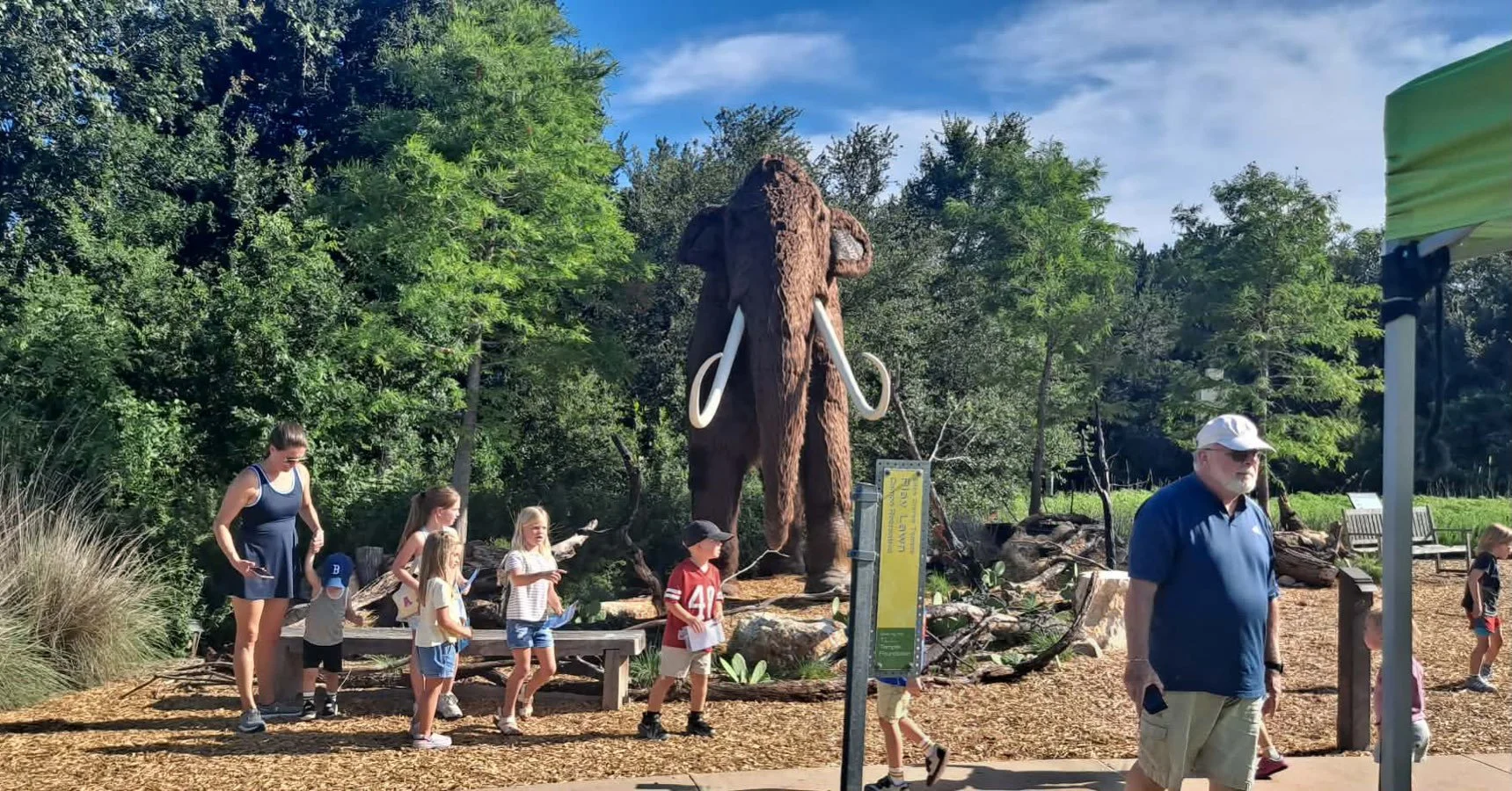 Join the CTCT at the last @wildflowercenter Ice Age Night August 14 @ 6:00 pm - 8:30 pm

Learn about Ice Age hunting, Cherokee culture, and become a mammoth hunter!

We&rsquo;ll have hands on atlatl demonstrations, authentic stone points, and CTCT pr