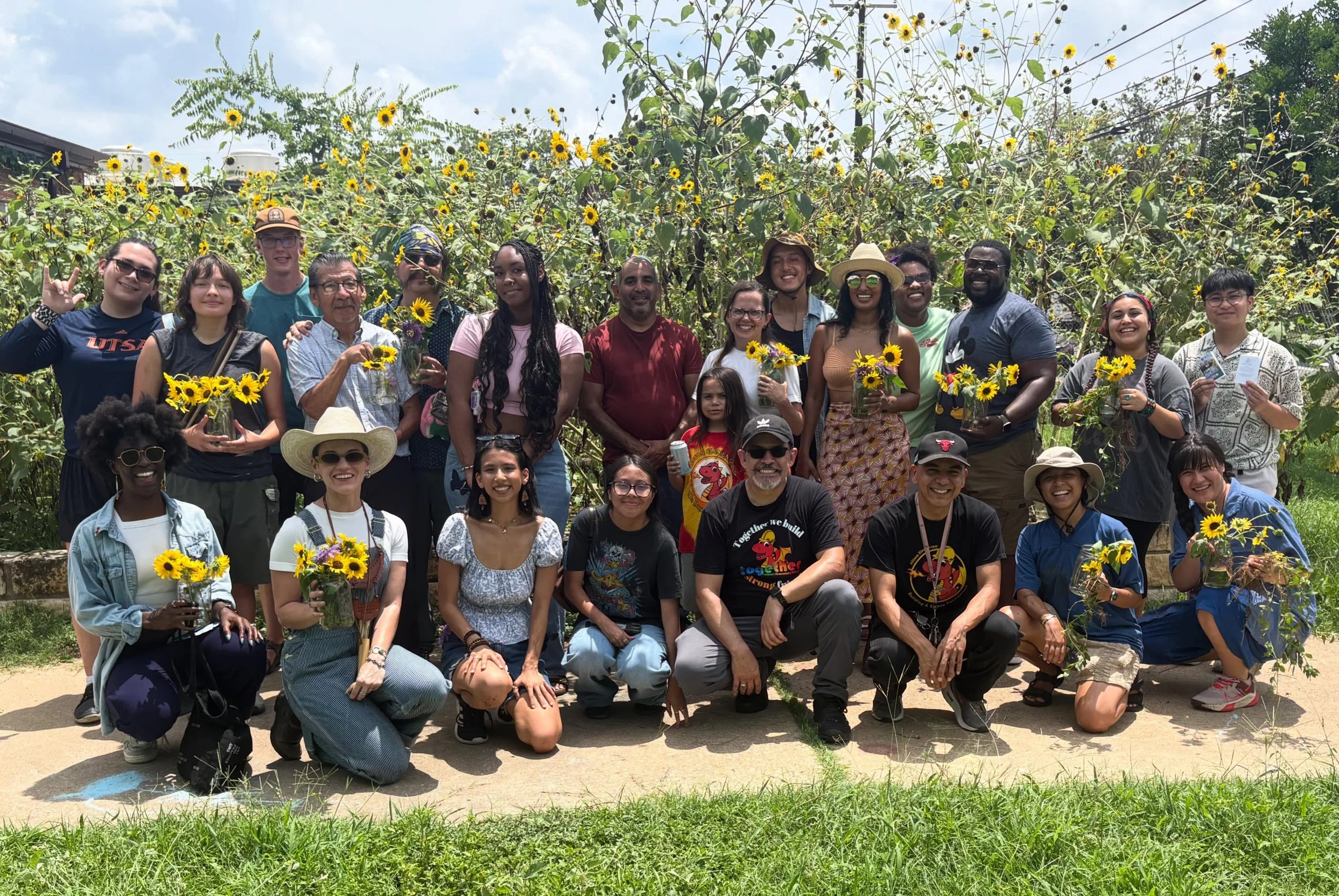 Cherokee White Eagle has now entered the chat! 💜🤍🌽

We had a great time celebrating the solstice and welcoming Selu (50+ cobs!) with our community partners at Allison Elementary today! Wado to our friends with the Allison PTA, the Land Justice Com