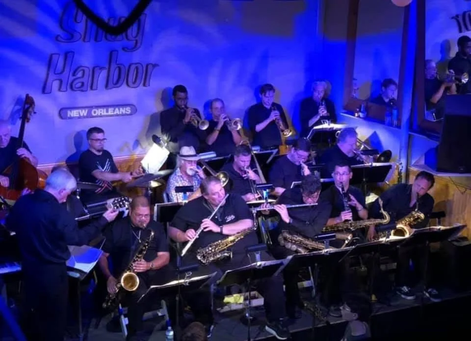 JMBB at Snug playing flute.jpg