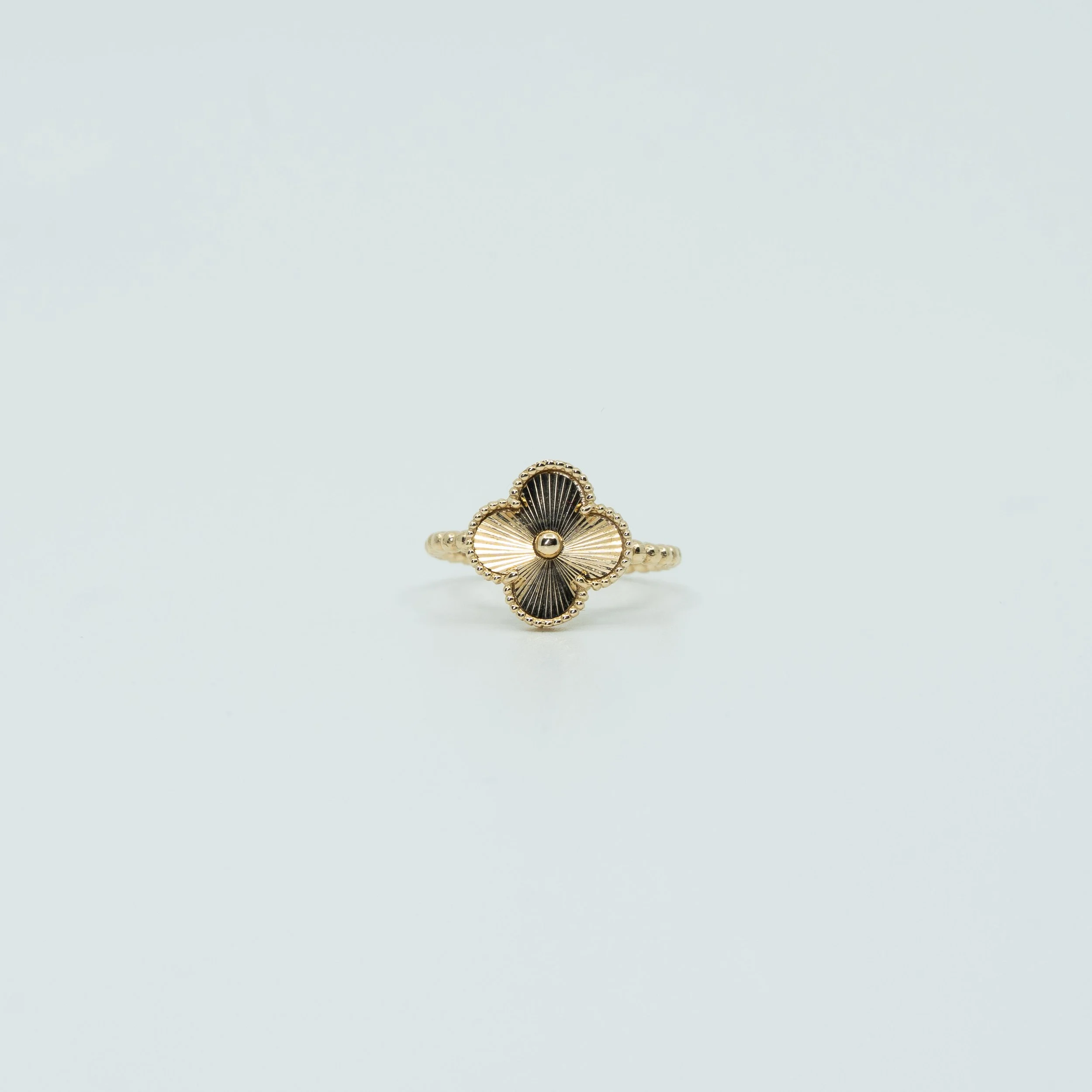Clover Ring