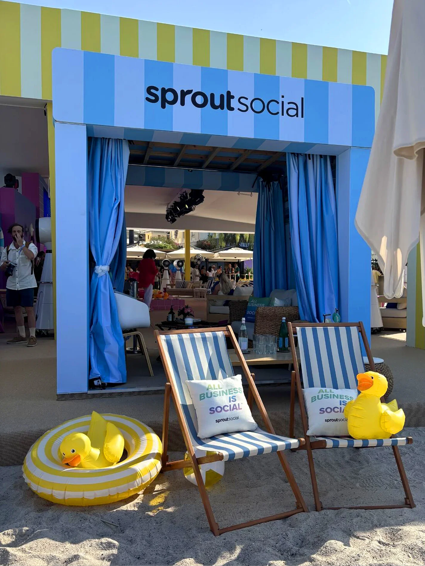 cannes_booth01.webp