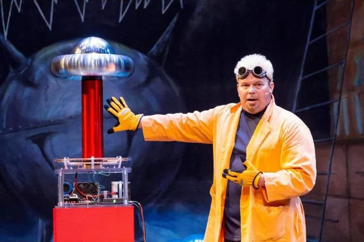 Doktor Kaboom! Man of Science