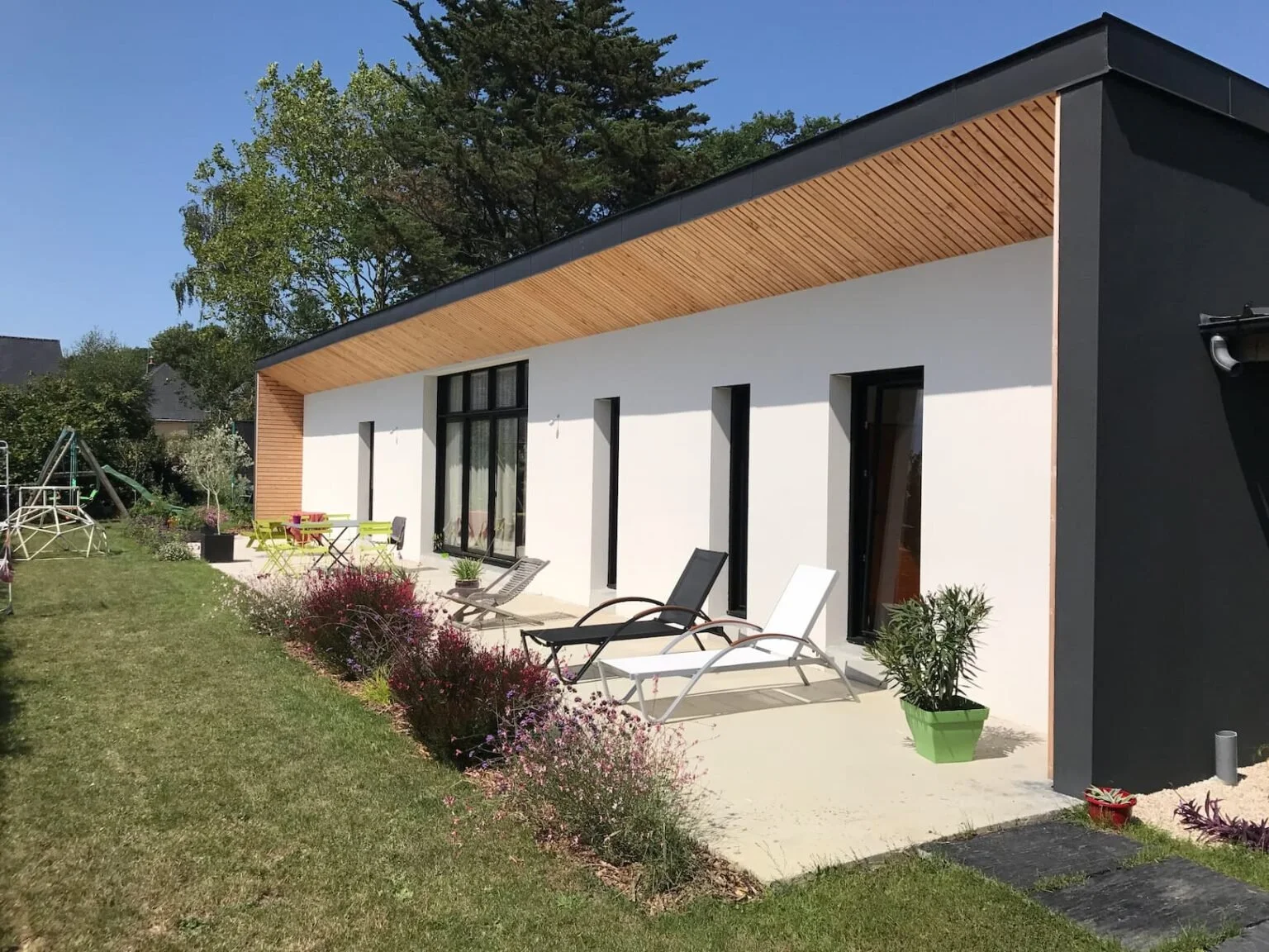 agaumarti-bain-de-bretagne-construction-maison-contemporaine-plain-pied-sedec-constructions_01-1-1536x1152.jpg