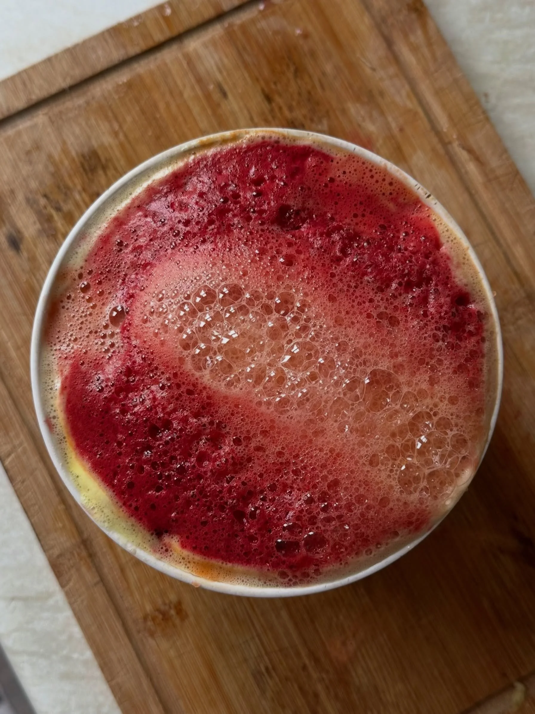 JUICE OF THE DAY&hellip;
Today&rsquo;s freshly made juice contained:
- Pineapple 🍍 
- Carrot 🥕 
- Ginger 🫚 
- Beetroot 🫜

A reminder to eat your skincare! This juice promotes a vibrant, glowing complexion, reduces premature aging, and supports in