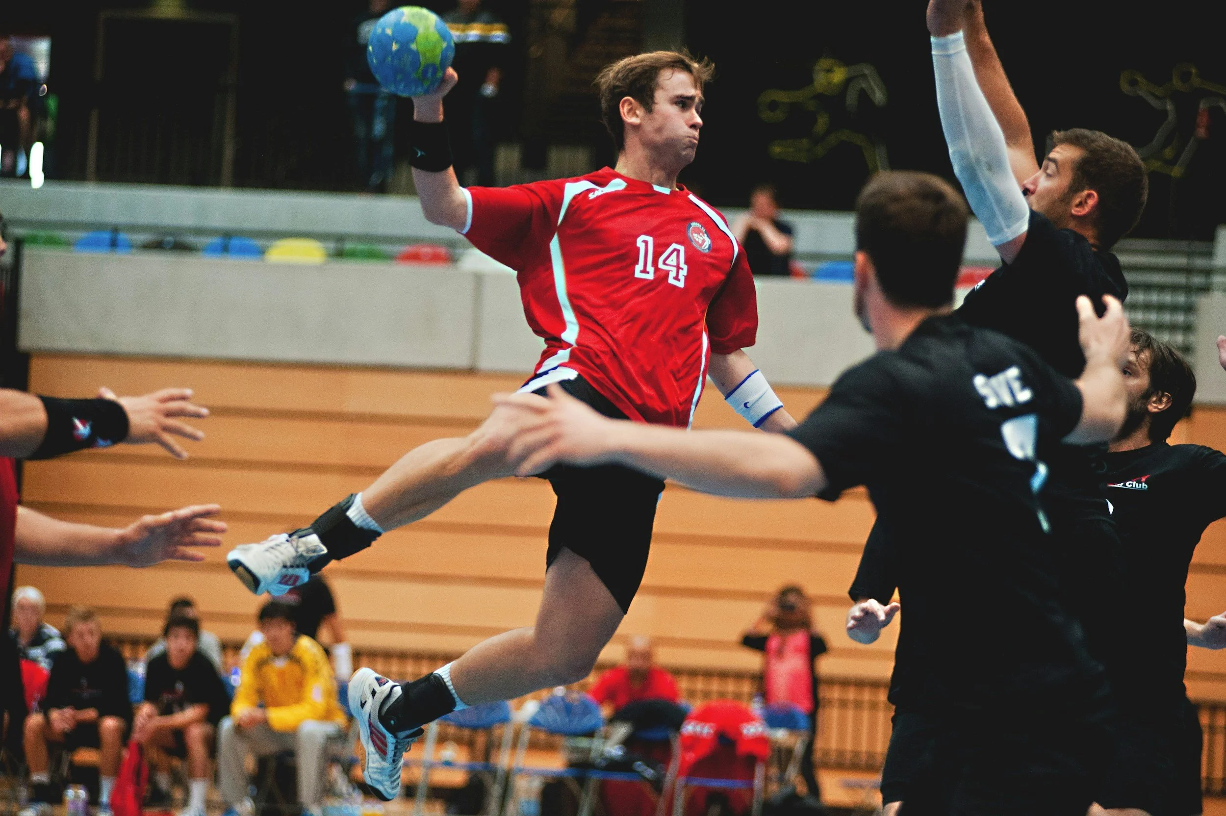 handball shoulder surgery hachem barcelona spain cirugia hombro barcelona