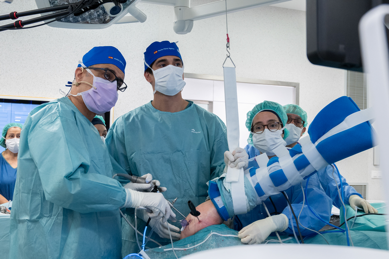 Dr. Hachem, shoulder surgeon, Barcelona, Spain. cirugia de hombro, BIASS 2025