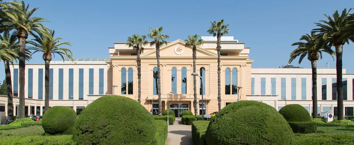 Dr. Hachem, cirugia de hombro, shoulder surgery, barcelona, spain centro medico teknon
