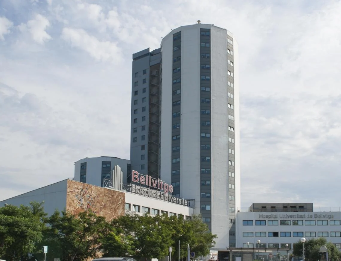 Bellvitge Univeristy Hospital - Hospital Universitari Bellvitge University of Barcelona, Universitat de Barcelona, Dr. Hachem, shoulder surgeon, Barcelona, Spain. cirugia de hombro