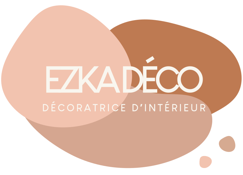 Logo Ezkadéco, décoratrice d’intérieur, aux formes abstraites dans des tons pêche et terracotta