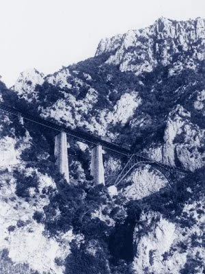 The three-hinged arch bridge over the Asopos mountain stream before its demolition.